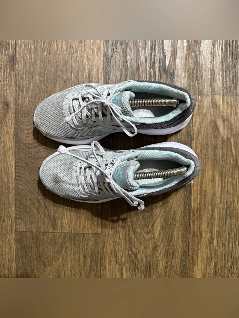Saucony Women's Light Gray Running Sneakers with Mint Lining Size 8.5W Women